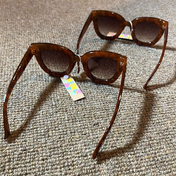 Sunglasses (2 pairs) new with tags, bling, stars, plastic tortoiseshell - Picture 3 of 4